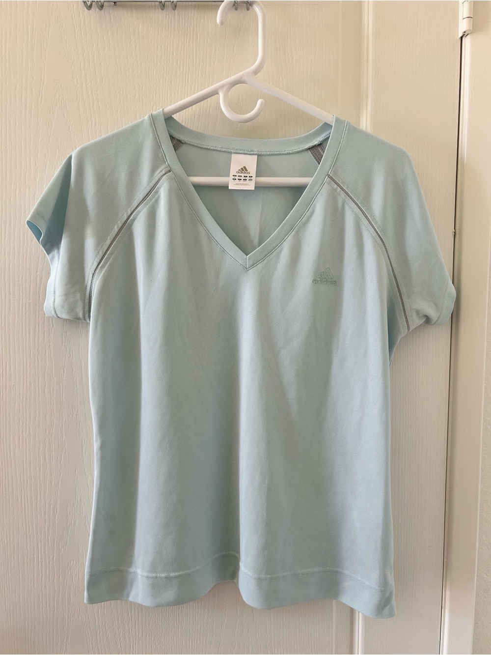 Adidas Lightweight Moisture Wicking Blue Athletic Training Top L - Picture 1 of 6